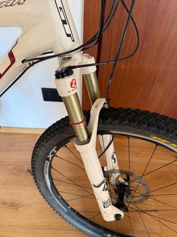 Used GT Carbon Expert 100 2012 2012 Mountainbike, White — image 17 of 24