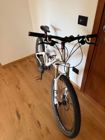 Used GT Carbon Expert 100 2012 2012 Mountainbike, White — image 7 of 24