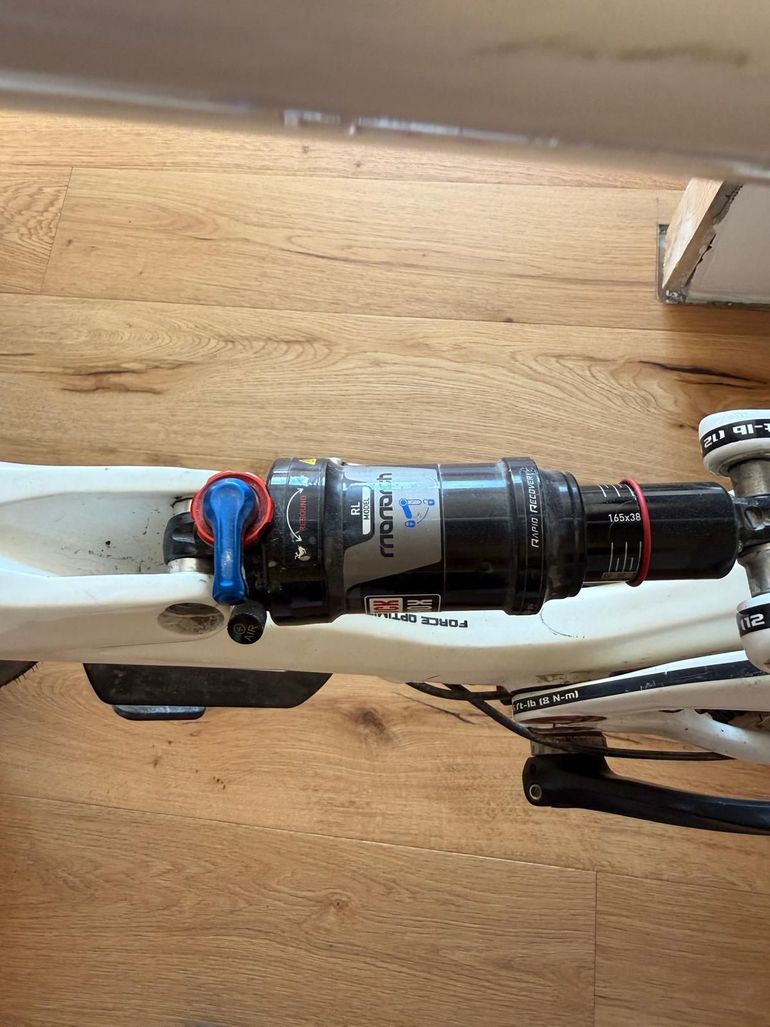 Used GT Carbon Expert 100 2012 2012 Mountainbike, White — image 10 of 24