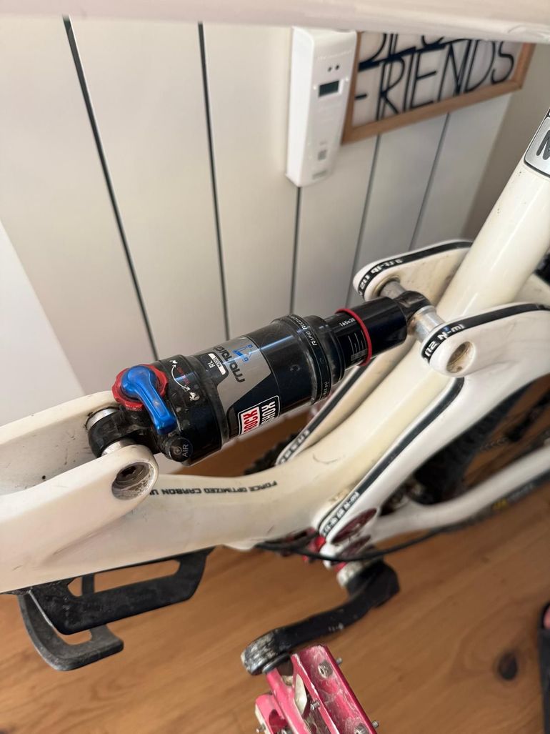 Used GT Carbon Expert 100 2012 2012 Mountainbike, White — image 23 of 24