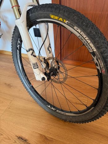 Used GT Carbon Expert 100 2012 2012 Mountainbike, White — image 12 of 24