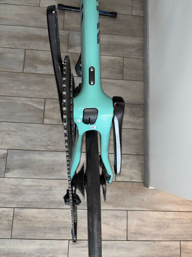 Used Canyon Aeroad CF SLX 8 Di2 2024 2024 Road & Gravel, Grün — image 5 of 6