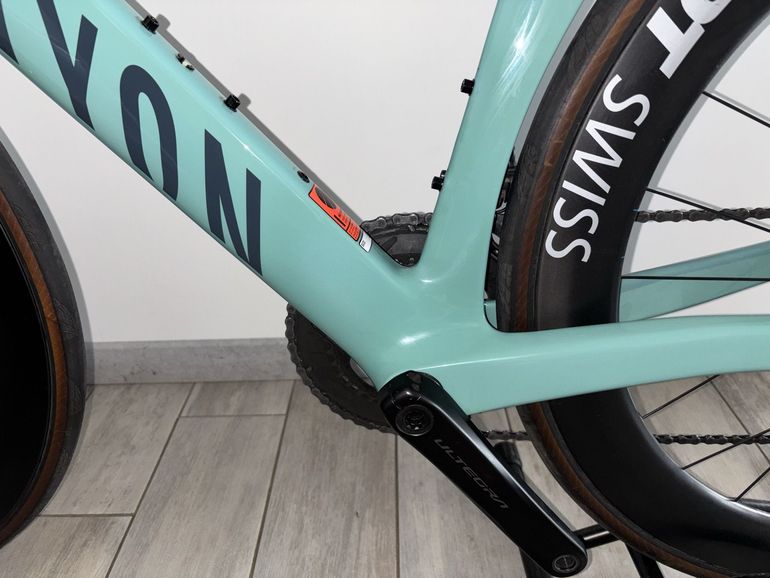 Used Canyon Aeroad CF SLX 8 Di2 2024 2024 Road & Gravel, Green — image 7 of 7