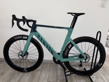 Used Canyon Aeroad CF SLX 8 Di2 2024 2024 Road & Gravel, Grün — image 2 of 6