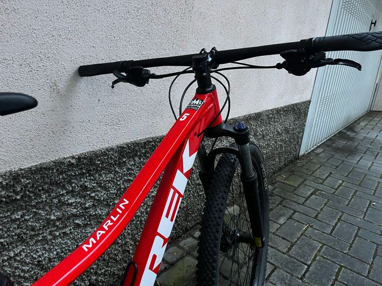 Used Trek Marlin 5 Gen 2 2023 2023 Mountainbike, Rosso — image 4 of 7