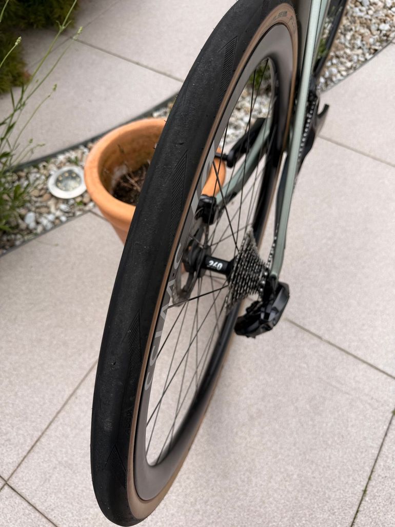 Used Canyon Endurace CF SLX 8 Di2 2024 2024 Road & Gravel — image 7 of 9