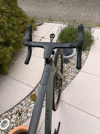 Used Canyon Endurace CF SLX 8 Di2 2024 2024 Road & Gravel — image 6 of 9