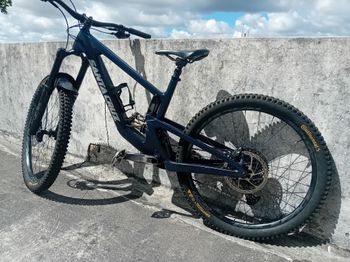 Used Santa Cruz NOMAD GX AXS Coil / Carbon C 2024 2024 Mountainbike, Blau, 29, 27.5 — image 12 of 17