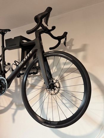 Used Scott Addict 40 2025 2025 Road & Gravel, Nero — image 3 of 6