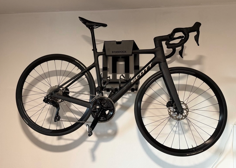 Used Scott Addict 40 2025 2025 Road & Gravel, Nero — image 1 of 6