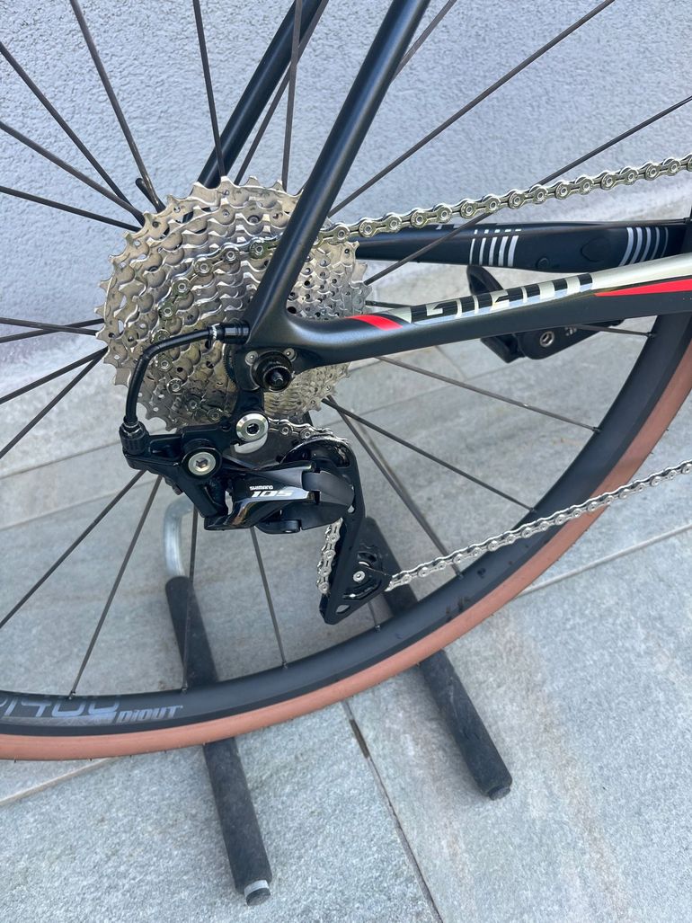Used Giant Tcr Shimano 105 2020 Road & Gravel — image 3 of 8