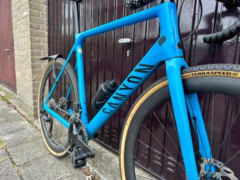 Used Canyon Ultimate CF SL 8 Disc 2021 2021 Road & Gravel, Blue — image 8 of 14