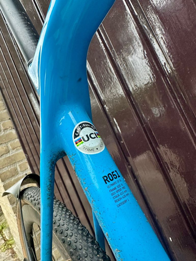 Used Canyon Ultimate CF SL 8 Disc 2021 2021 Road & Gravel, Blue — image 2 of 14