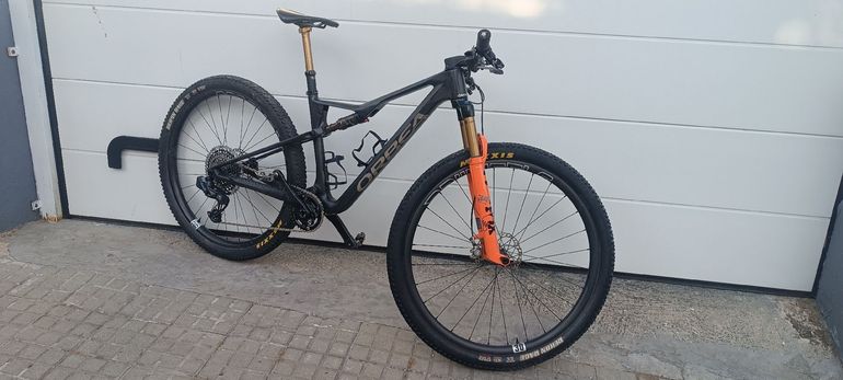 Used Orbea OIZ M-TEAM AXS 2024 2024 Mountainbike — image 1 of 8
