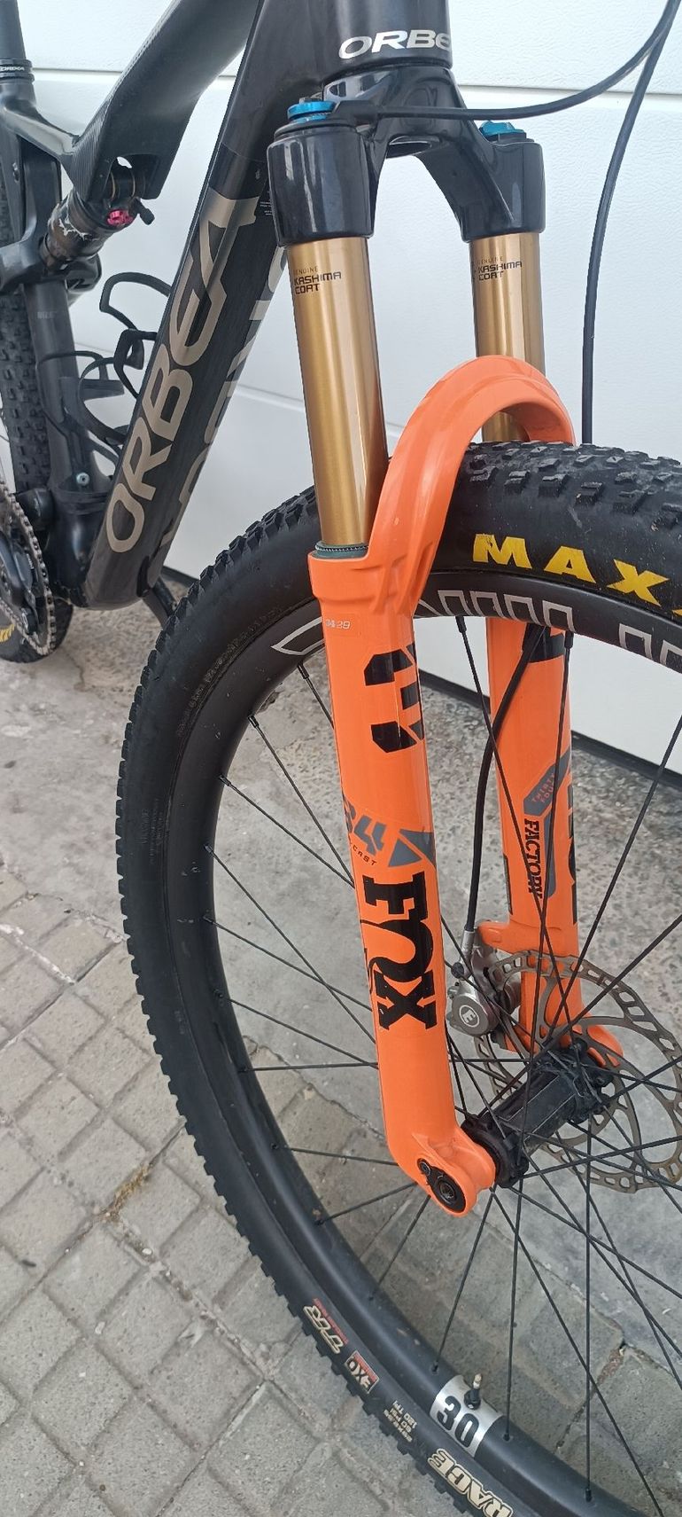 Used Orbea OIZ M-TEAM AXS 2024 2024 Mountainbike — image 6 of 8