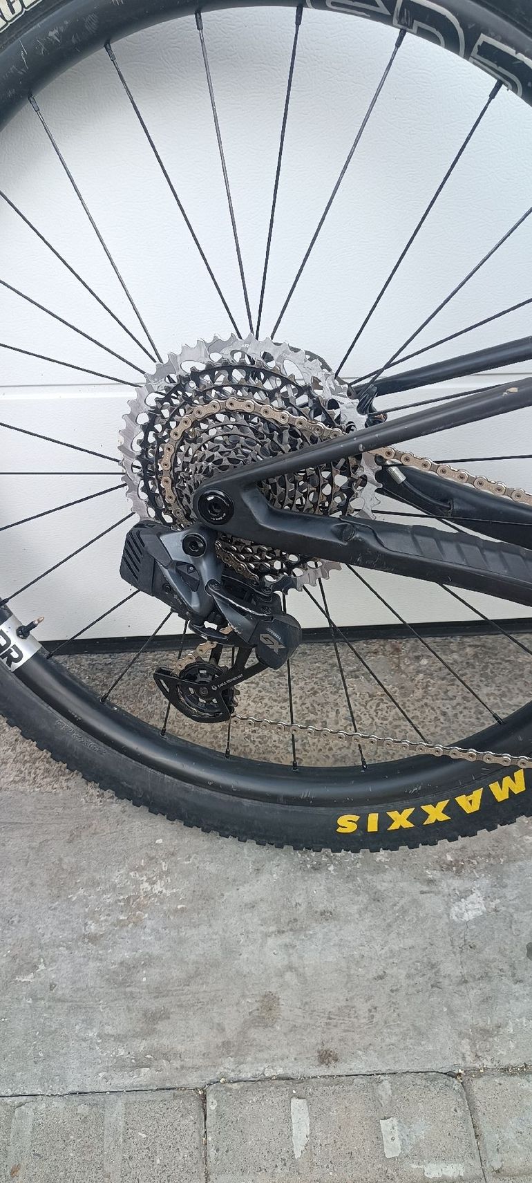 Used Orbea OIZ M-TEAM AXS 2024 2024 Mountainbike — image 3 of 8
