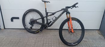 Used Orbea OIZ M-TEAM AXS 2024 2024 Mountainbike — image 2 of 8