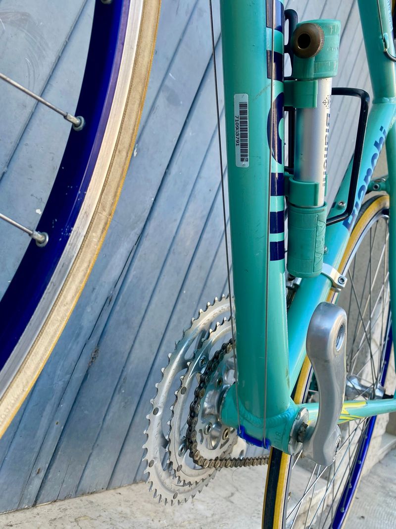 Used Bianchi Custom Campagnolo Veloce 2000 Road & Gravel, Blue — image 9 of 13