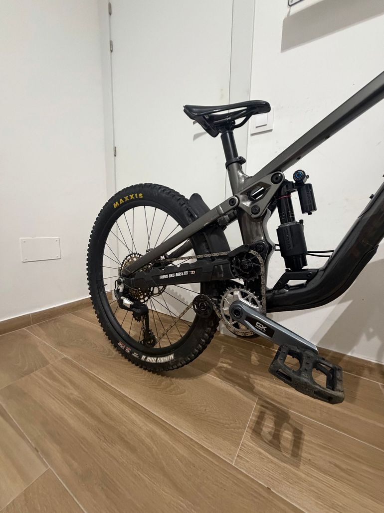 Used Trek Slash 9 GX AXS T-Type Gen 6 2025 2025 Mountainbike — image 4 of 4