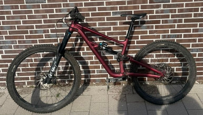 Used Specialized Status 140 2023 2023 Mountainbike — image 1 of 5