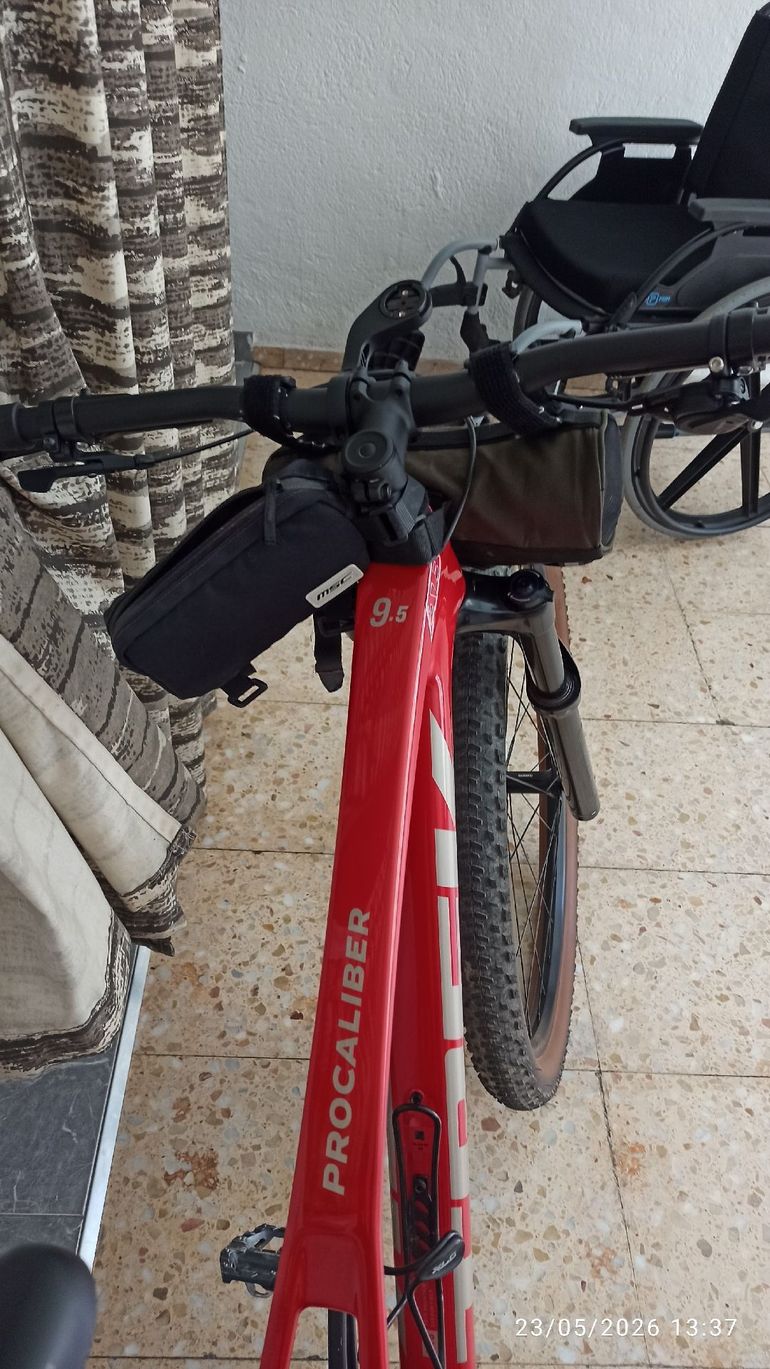 Used Trek Procaliber 9.5 Gen 3 2025 2025 Mountainbike, Red, 29 — image 3 of 10