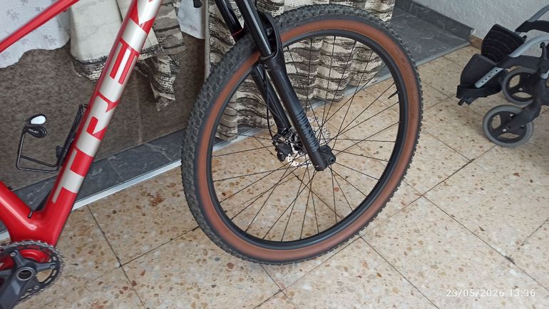 Used Trek Procaliber 9.5 Gen 3 2025 2025 Mountainbike, Red, 29 — image 4 of 10