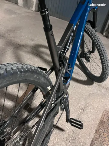 Rocky Mountain Instinct C30 Shimano 2023 2023 Mountainbike usato, Blu — immagine 3 di 12