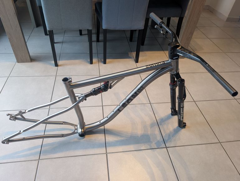 Used Leon semita Léon Semita Modèle 2024 Frameset 2024 Mountainbike — image 1 of 21