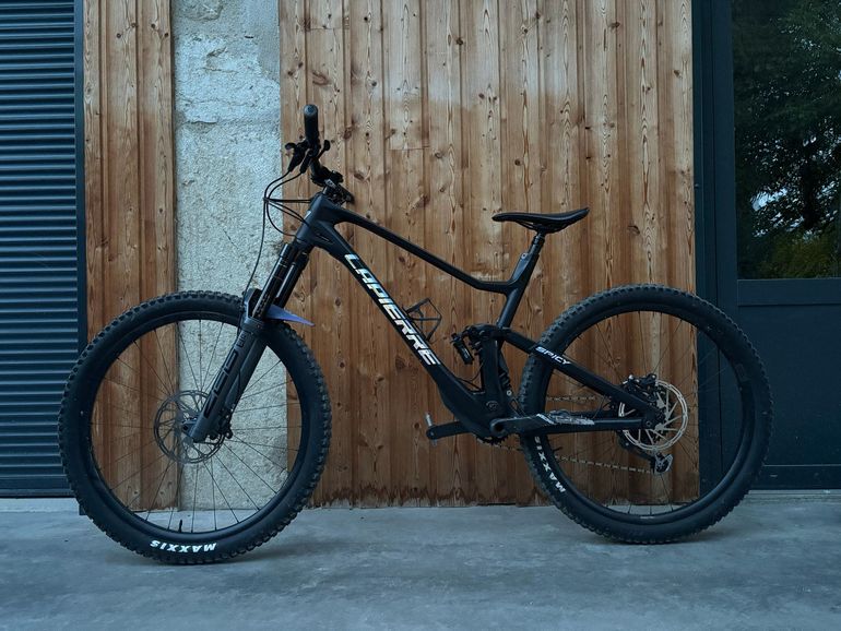 Used Lapierre Spicy Team CF 2021 2021 Mountainbike — image 1 of 4