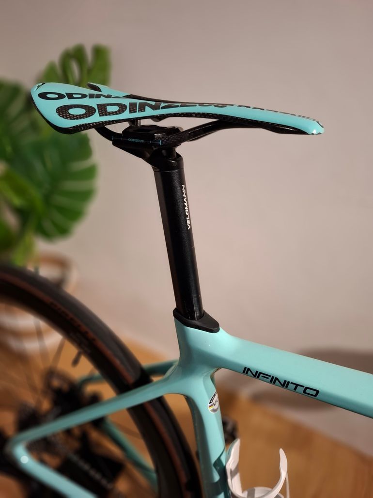 Used Bianchi Infinito ULTEGRA DI2 2025 2025 Road & Gravel, Blue — image 13 of 14