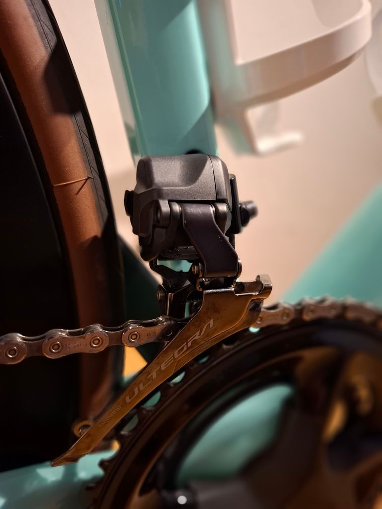 Used Bianchi Infinito ULTEGRA DI2 2025 2025 Road & Gravel, Blue — image 7 of 14