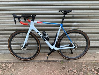 Used CUBE CROSS RACE C:68X TE 2023 2023 Road & Gravel, Bianco — image 2 of 17