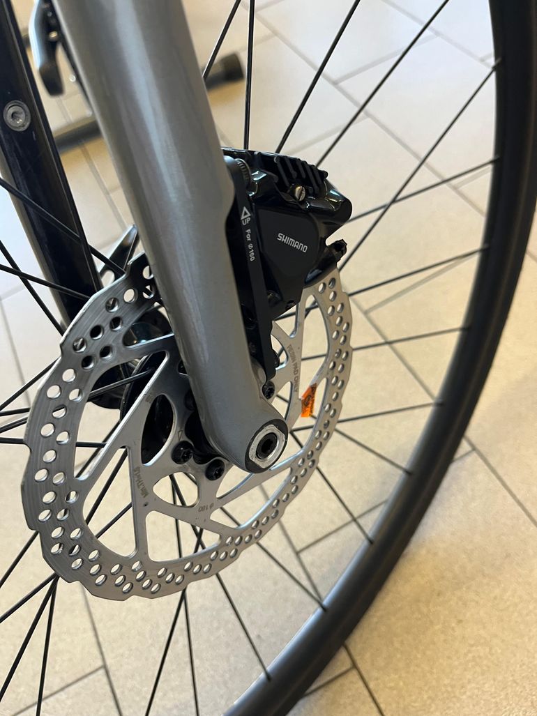 Used Cannondale Synapse Carbon 105 2022 2022 Road & Gravel, Light Gray — image 6 of 7