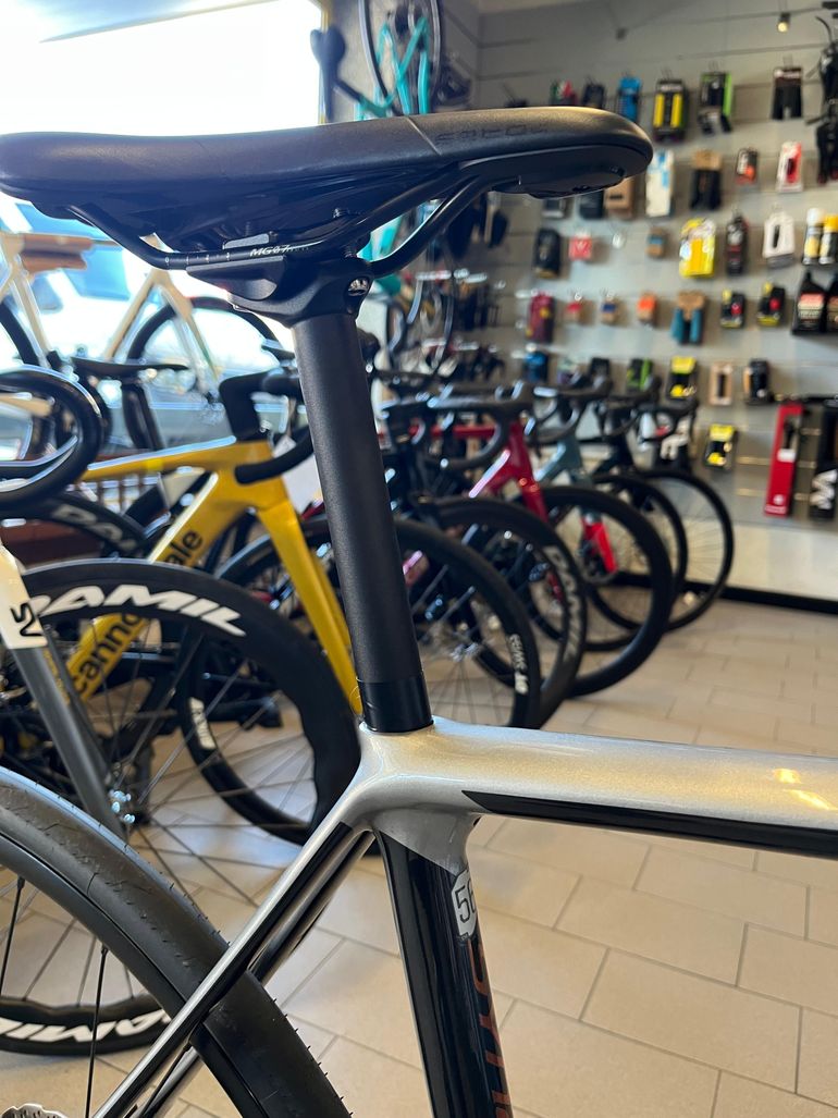 Used Cannondale Synapse Carbon 105 2022 2022 Road & Gravel, Light Gray — image 7 of 7