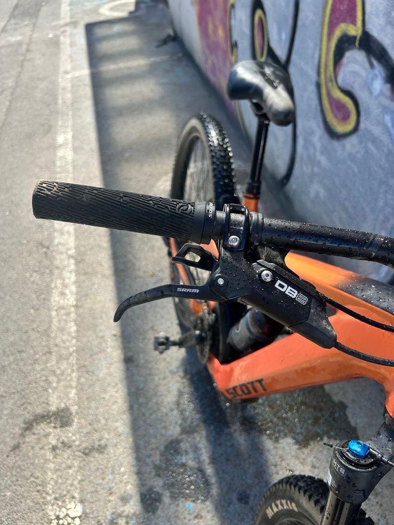 Used Scott STRIKE 910 EVO 2025 Mountainbike, Orange — image 9 of 10