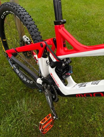 Used Mondraker Summum Shimano ZEE 2019 Mountainbike, White — image 4 of 6