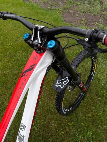 Used Mondraker Summum Shimano ZEE 2019 Mountainbike, White — image 3 of 6