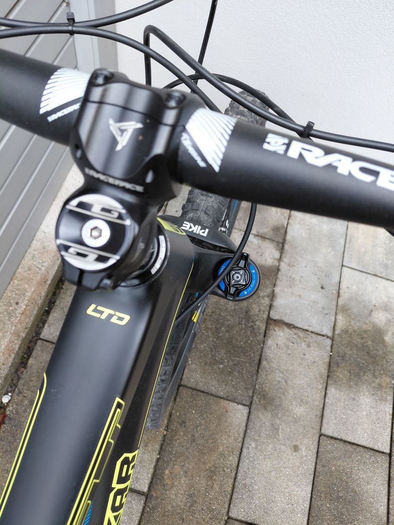 Used GT Zaskar LTD 27,5 Carbon 2016 2016 Mountainbike, Black — image 7 of 24