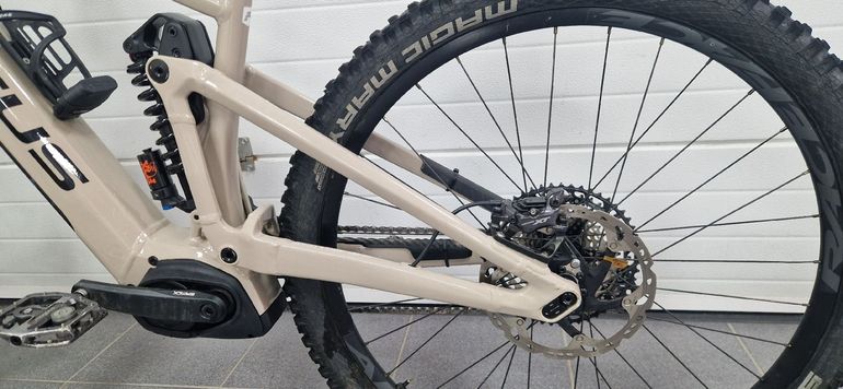 Used Focus SAM2 6.9 2021 2021 Mountainbike, Grigio chiaro — image 5 of 8