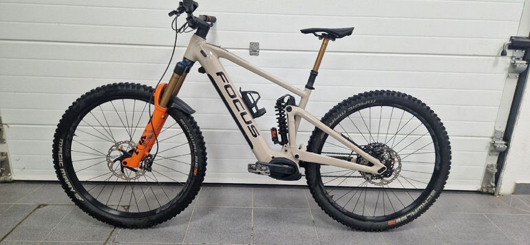 Used Focus SAM2 6.9 2021 2021 Mountainbike, Grigio chiaro — image 2 of 8