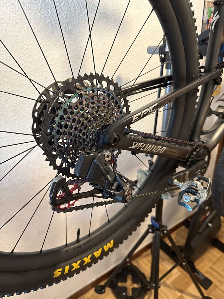 Used Specialized Epic SRAM X01 Eagle AXS 2023 Mountainbike, Green — image 15 of 15
