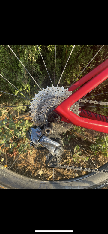 Used Canyon Aeroad Shimano Ultegra Di2 2019 Road & Gravel, Red — image 4 of 9