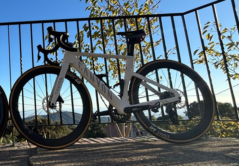 Used Canyon Aeroad SRAM Rival eTap AXS 2025 Road & Gravel — image 2 of 7