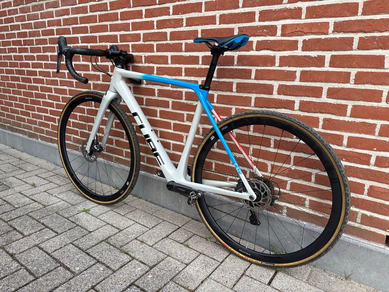 Used CUBE CROSS RACE C:62 SL 2023 2023 Road & Gravel, Hellgrau — image 6 of 7