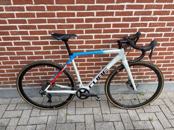 Used CUBE CROSS RACE C:62 SL 2023 2023 Road & Gravel, Hellgrau — image 5 of 7