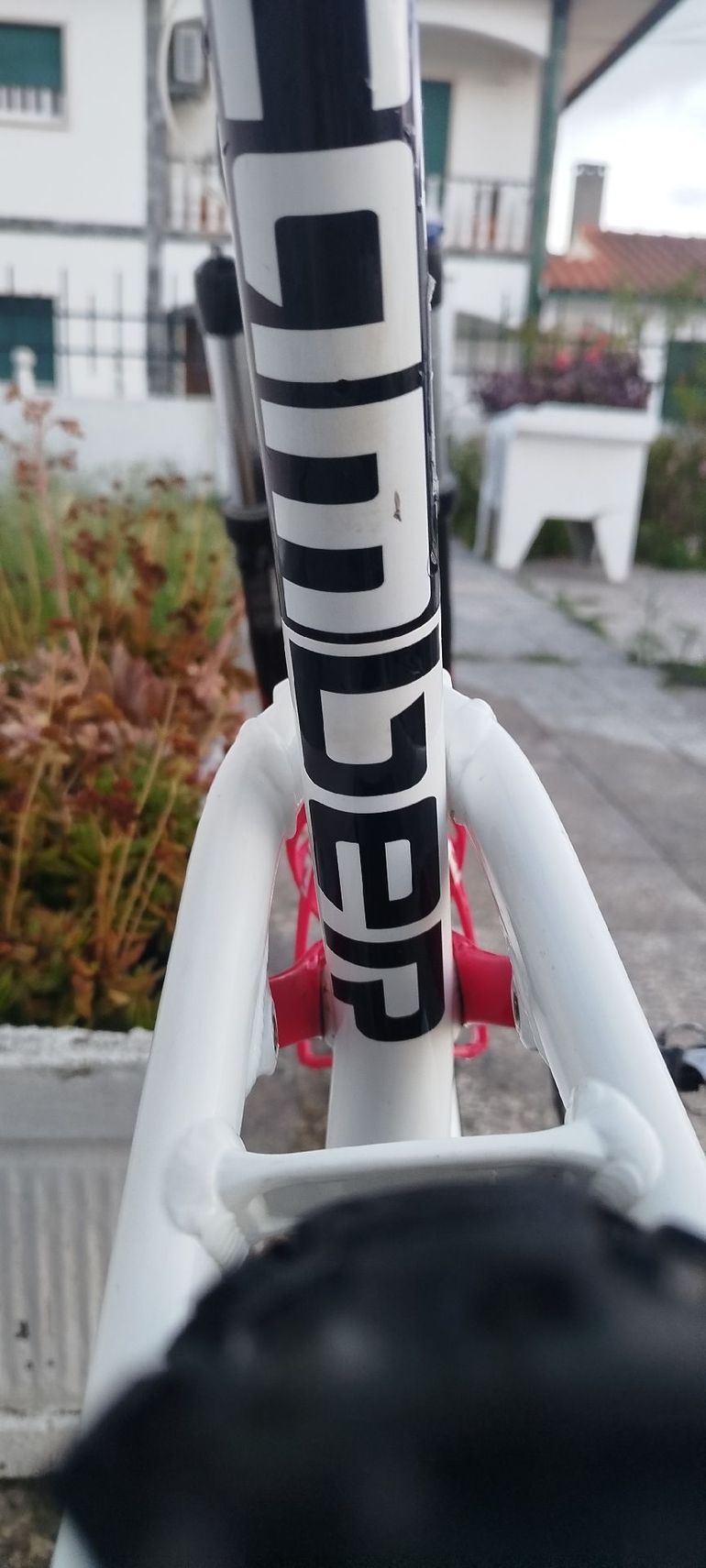 Used Specialized Camber Comp 26 2012 2012 Mountainbike — image 3 of 6