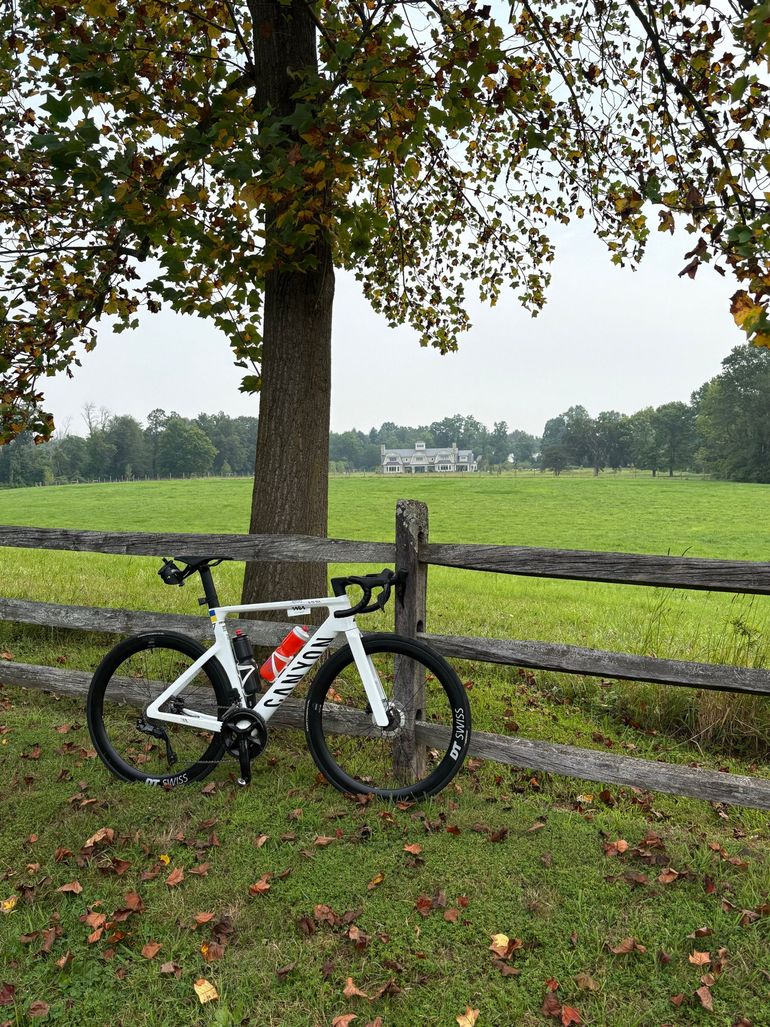 Used Canyon Aeroad CF SLX 7 Di2 2024 2024 Road & Gravel, White — image 3 of 6