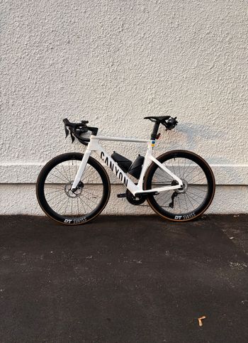 Used Canyon Aeroad CF SLX 7 Di2 2024 2024 Road & Gravel, White — image 2 of 6