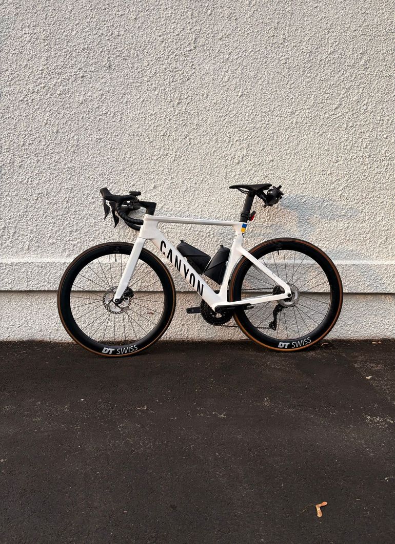 Used Canyon Aeroad CF SLX 7 Di2 2024 2024 Road & Gravel, White — image 2 of 6