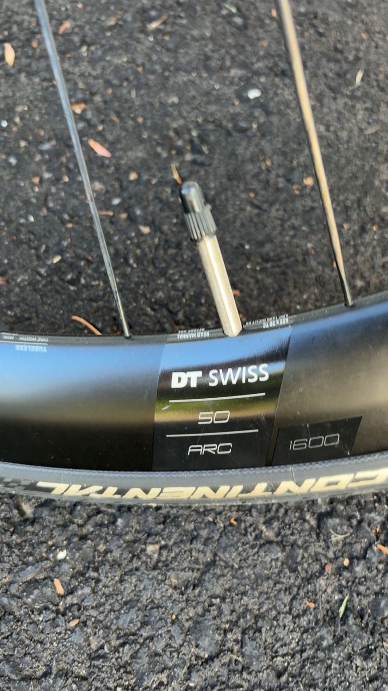 Used Canyon Aeroad CF SLX 7 Di2 2024 2024 Road & Gravel, White — image 6 of 6